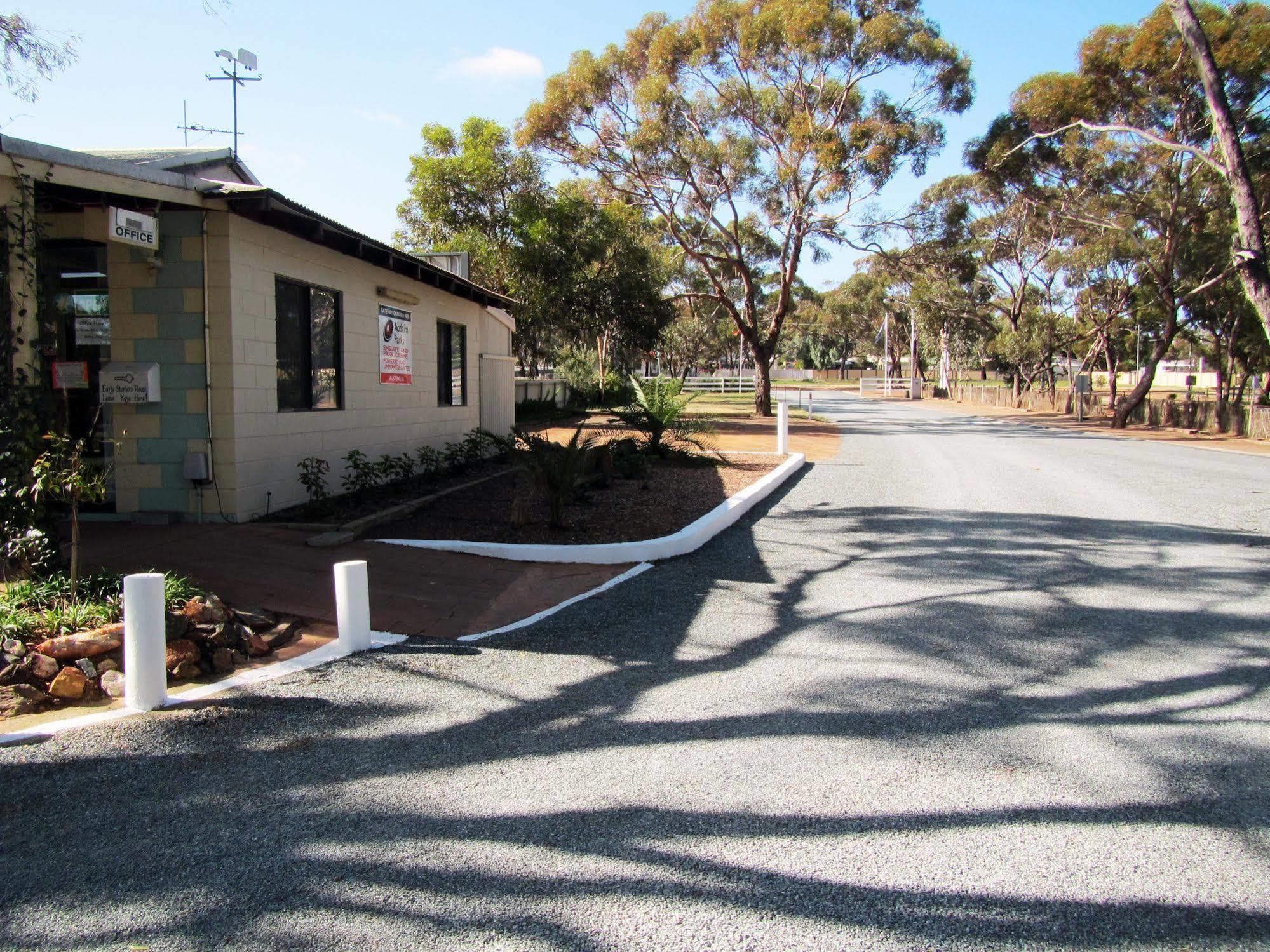 Acclaim Gateway Caravan Park Dundas Exteriör bild