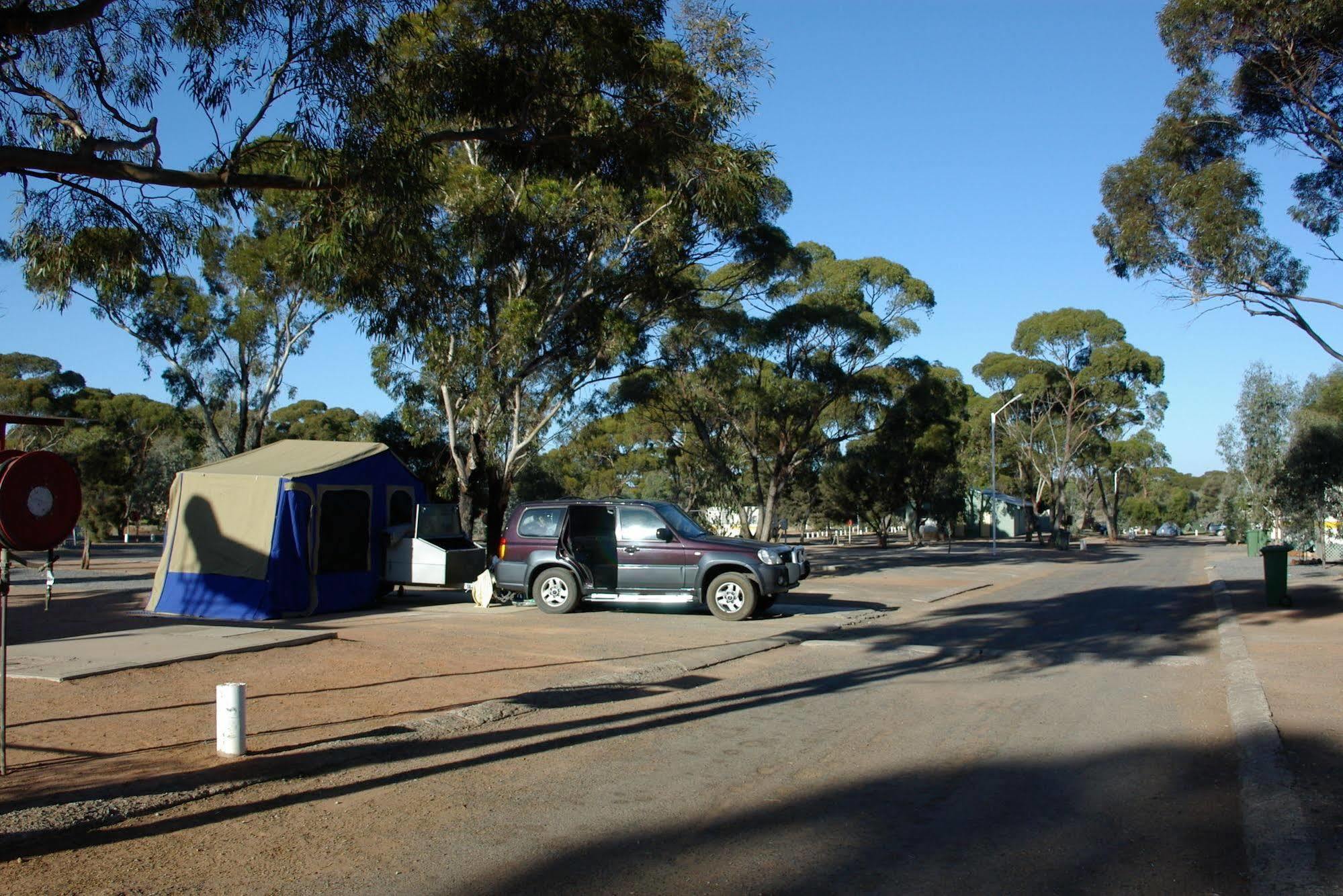 Acclaim Gateway Caravan Park Dundas Exteriör bild
